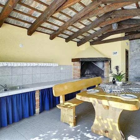 Bella Lupoglav (Istria)