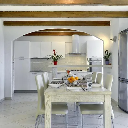 Holiday home Bella *