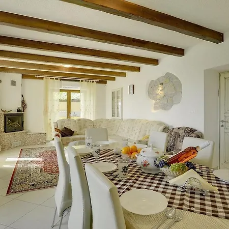 Feriehus Bella Lupoglav (Istria)