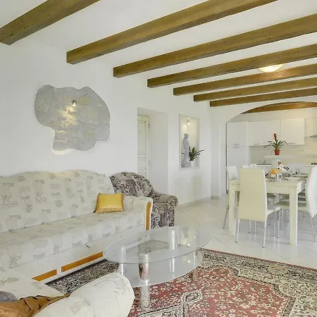 Bella Holiday home