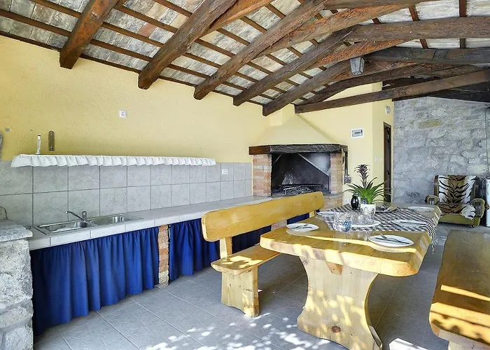 Bella Lupoglav (Istria)