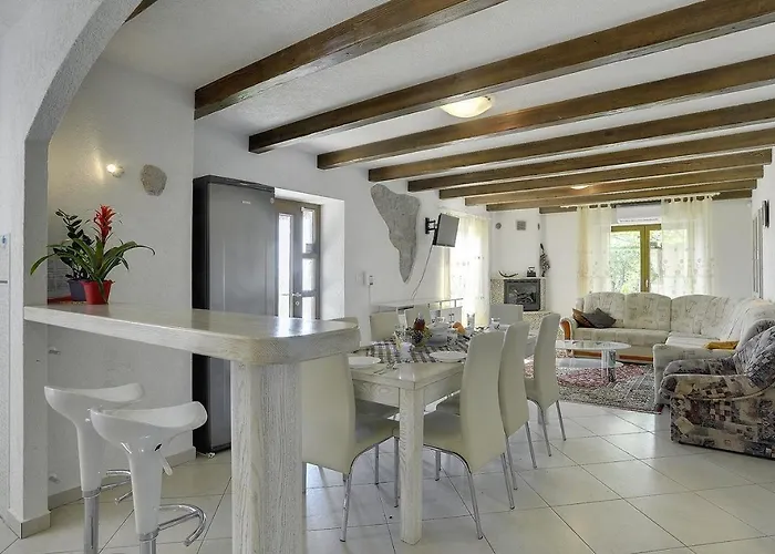 Bella * Lupoglav (Istria)