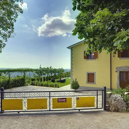 Bella Lupoglav (Istria)